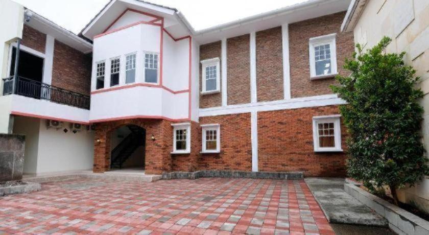 Hotel Super Oyo Collection O 2383 Andongkoe 64 3*