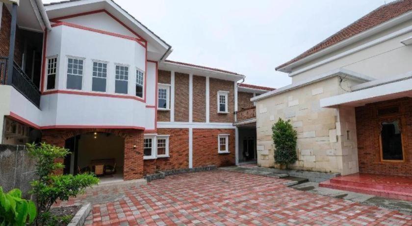 Hotel Super Oyo Collection O 2383 Andongkoe 64 Salatiga